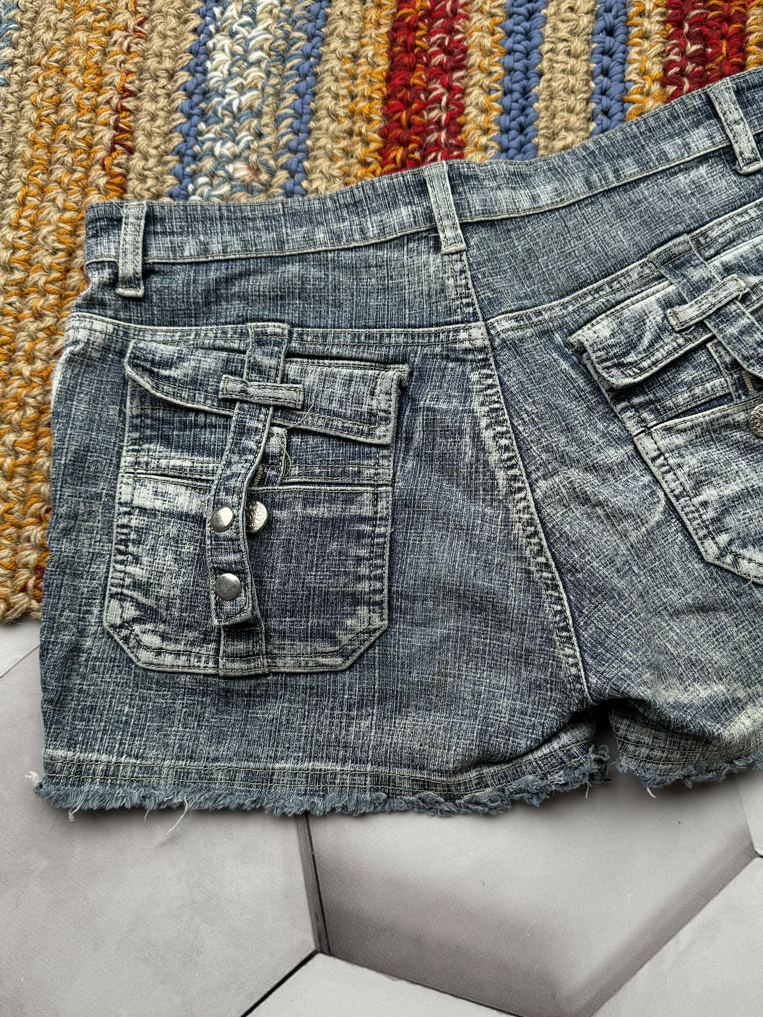 Vintage Vintage Faded Mini Shorts (E4) Size 30" / US 8 / IT 44 - 5 Thumbnail