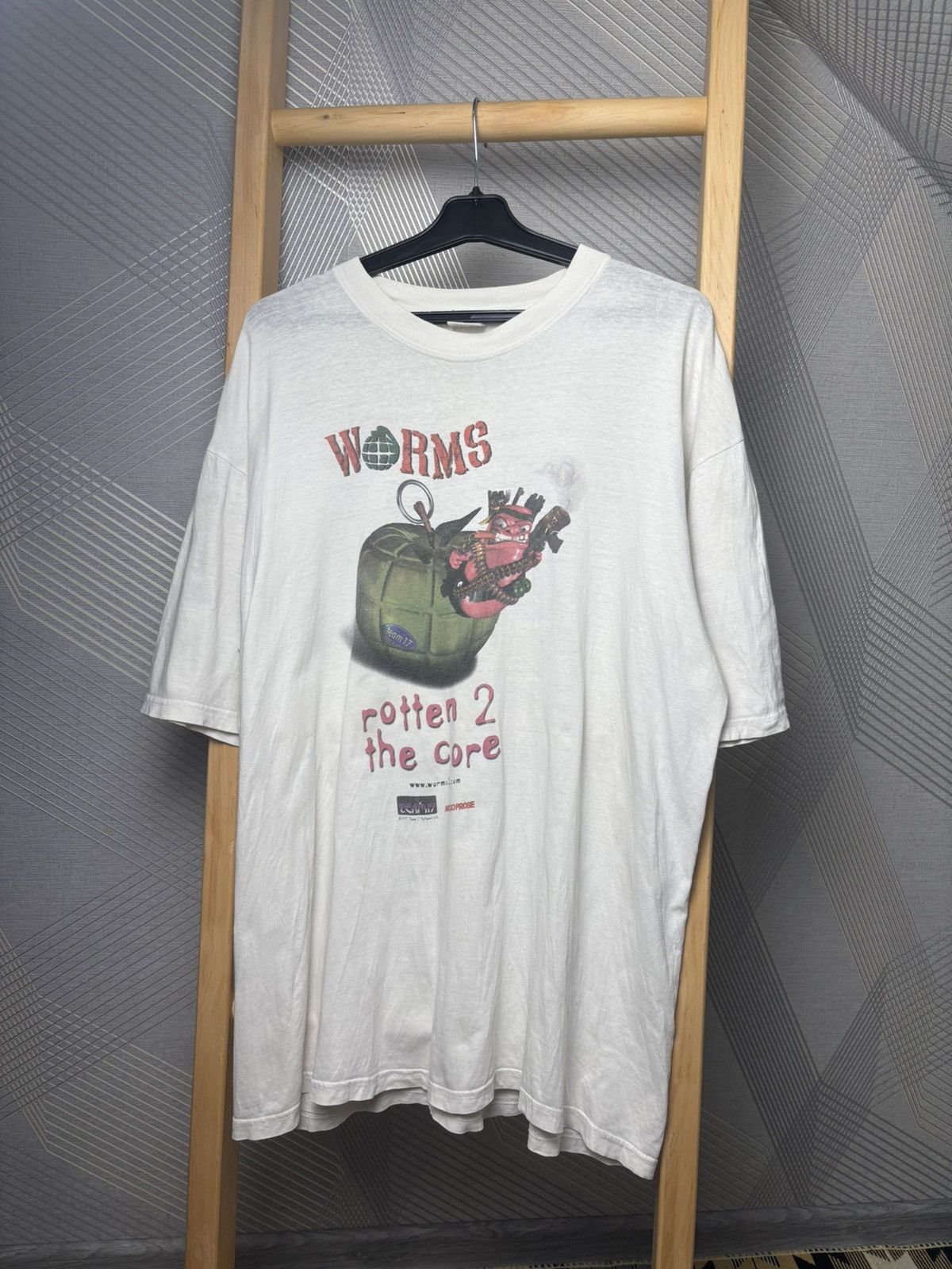 Vintage Vintage 90s Worms 2 Rotten 2 Microsoft game T-Shirt XL Size US XL / EU 56 / 4 - 2 Thumbnail