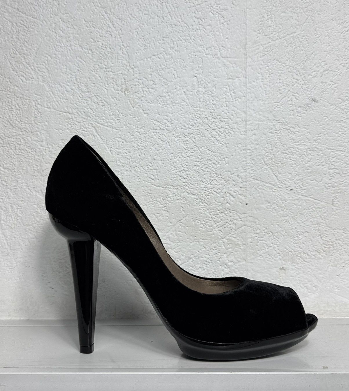 Bottega Veneta Bottega Veneta Women's Velvet Suede Peep Toe Pumps Size US 9 / IT 39 - 2 Thumbnail