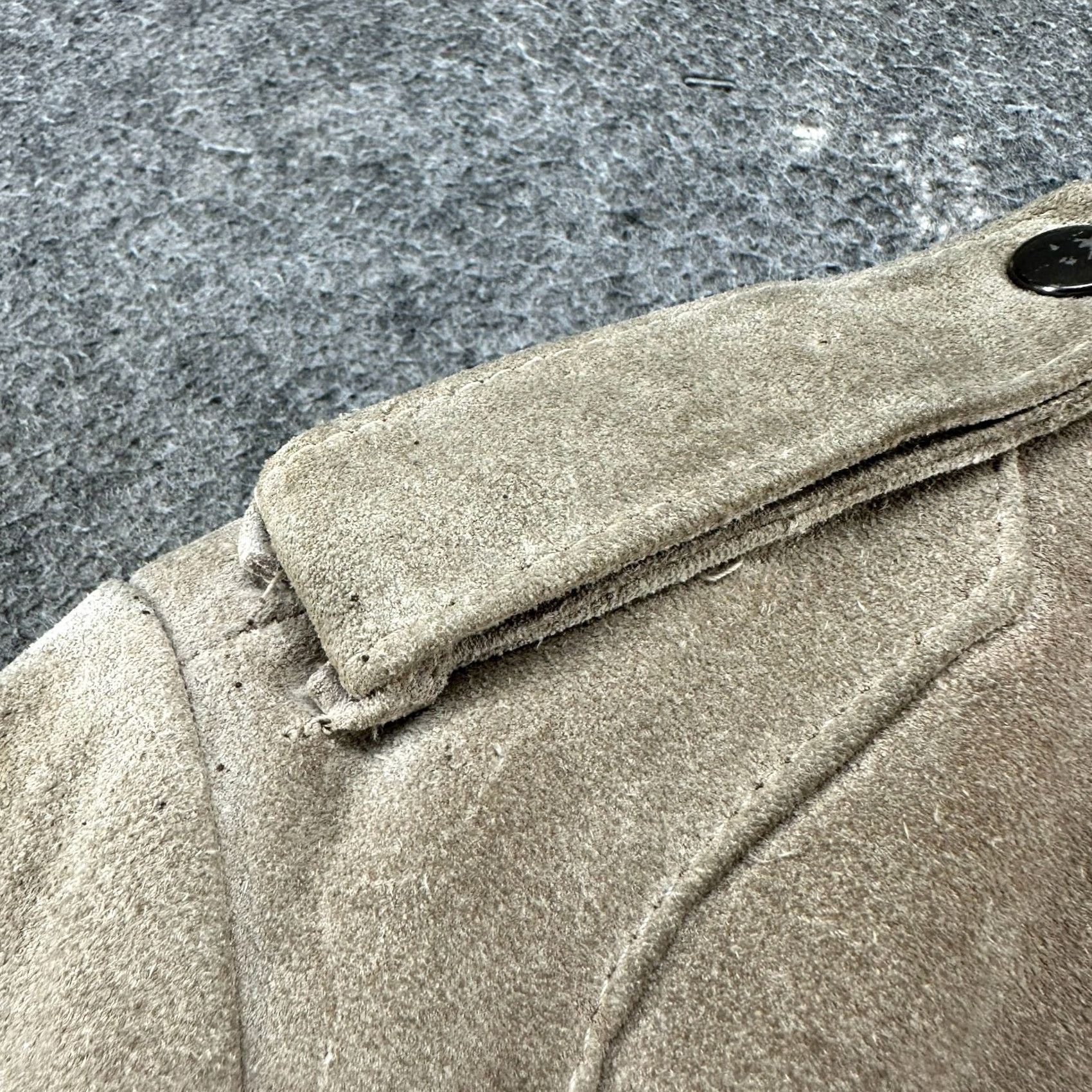 Vintage VINTAGE Geronimo Leather Jacket Mens 42 Brown Suede Genuine Faux Fur Lined 70s Jacket Coat Mid-Length Band Collar Biker Quilted Lined Brown 90s Mens Size US XS / EU 42 / 0 - 7 Thumbnail