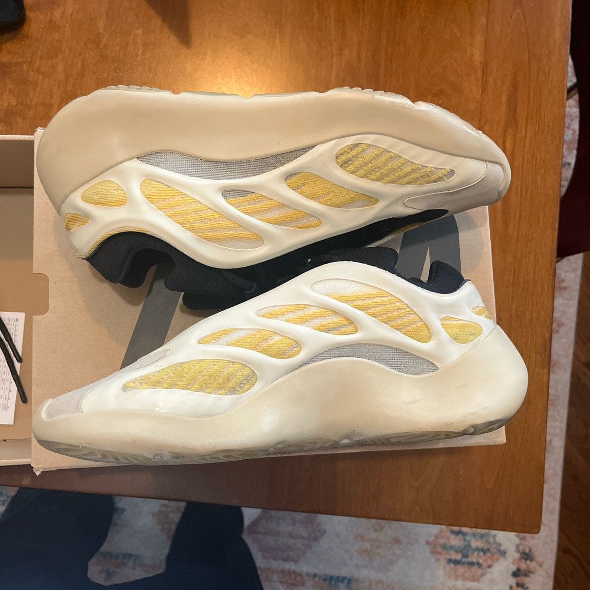 Adidas × Yeezy yeezy 700 safflower Size US 11 / EU 44 - 4 Thumbnail