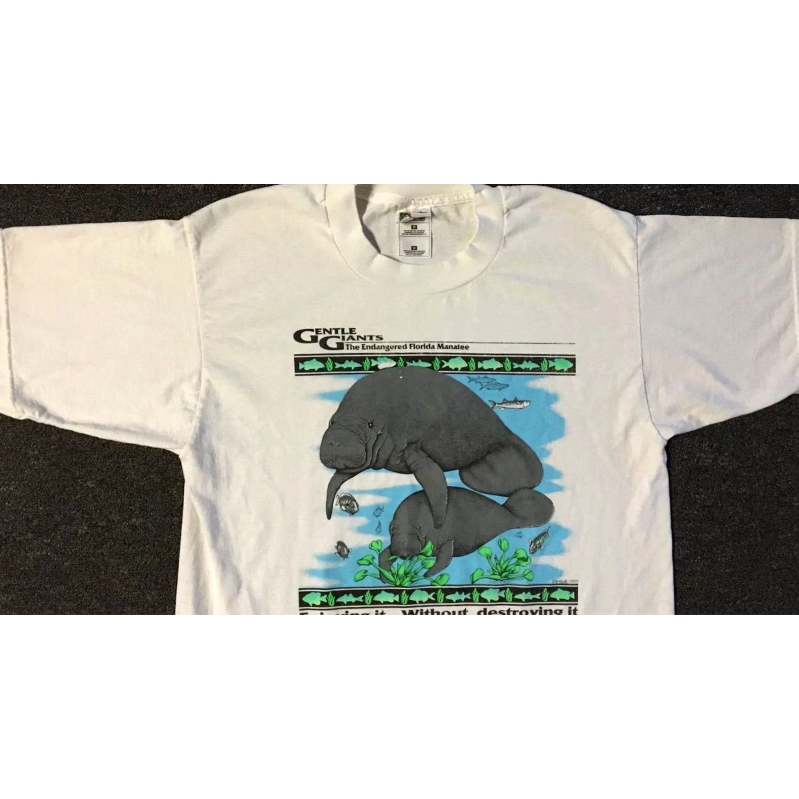 Vintage VINTAGE 90s Manatee Gentle Giants Faded Shirt M White Animal Nature Art Beach Surf Grunge Endangered Mens T-Shirt Size US M / EU 48-50 / 2 - 4 Thumbnail