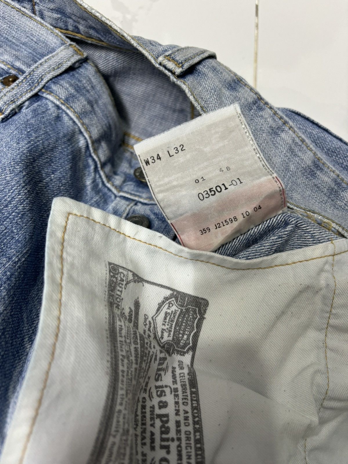 Levi's VINTAGE LEVIS 501 JAPAN BLUE WASH DISTRESS DENIM JEANS Size US 35 - 11 Thumbnail
