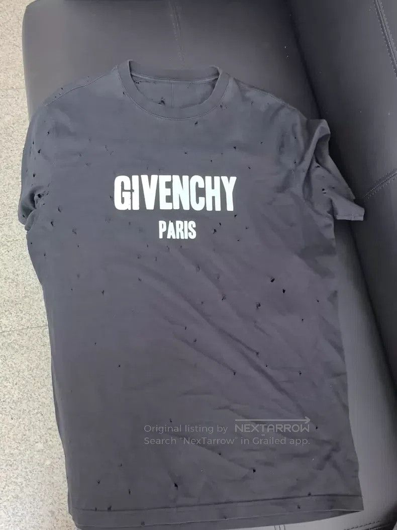 Givenchy Givenchy Ripped T-shirt Size US S / EU 44-46 / 1 - 1 Thumbnail