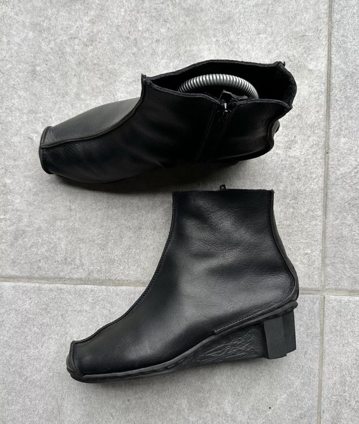 Trippen Trippen Womens Black Shoes Zip Up Ankle Boots Size 38 Size US 7.5 / IT 37.5 - 1 Thumbnail