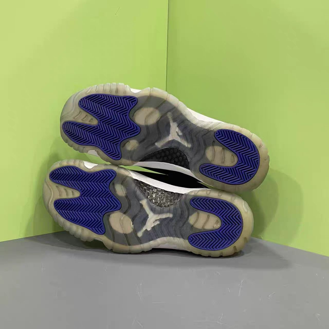 Jordan Brand Air Jordan 11 Space Jam K15 Size US 11.5 / EU 44-45 - 7 Thumbnail