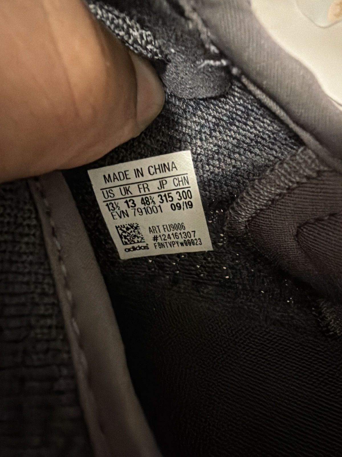Yeezy Adidas Yeezy Boost 350 V2 Black size 13 Size US 13 / EU 46 - 15 Thumbnail