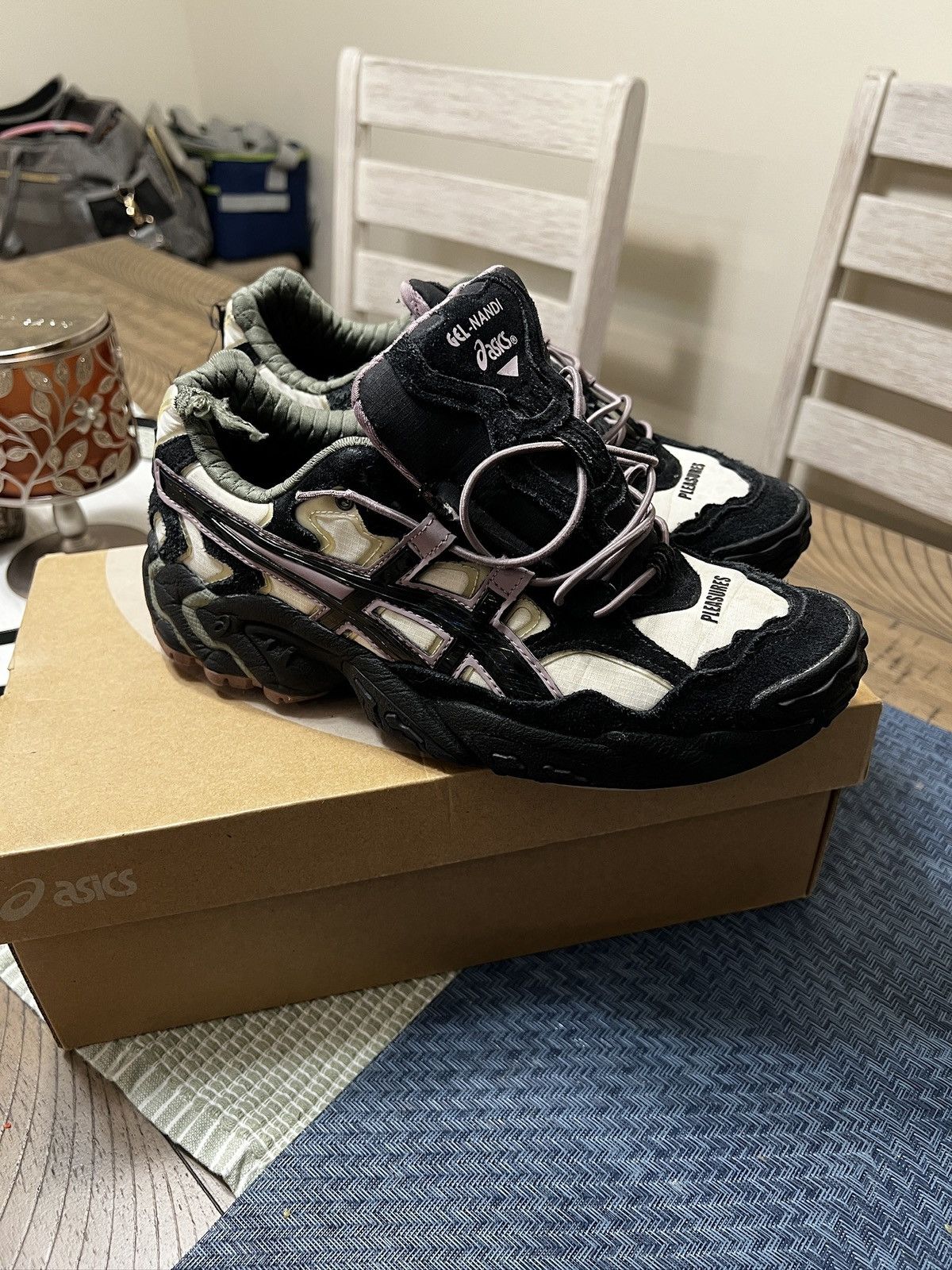 Asics × Pleasures Rare asics x pleasures collab Size US 8 / EU 41 - 3 Thumbnail