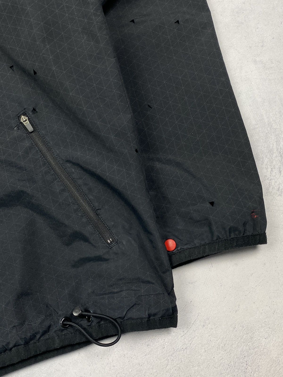 Nike Vintage 00s Nike windbreaker track full zip black jacket Size US L / EU 52-54 / 3 - 10 Thumbnail