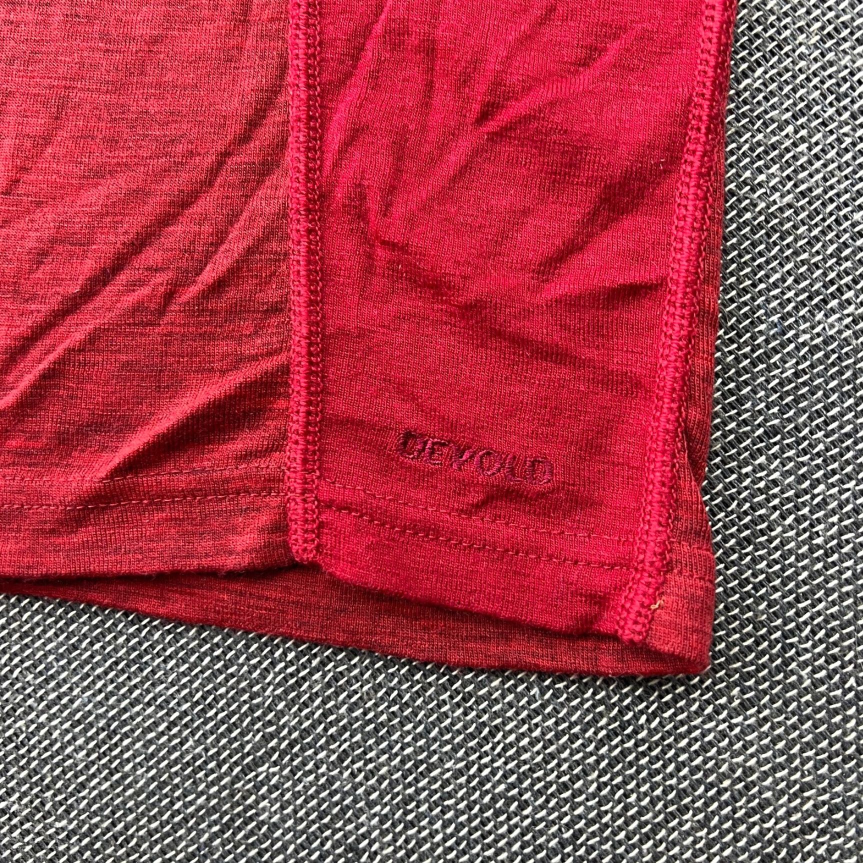 Vintage DEVOLD Multisport Neck Warmer 100% Merino Wool OS Tube Scarf Outdoor Gaiter Red Size ONE SIZE - 4 Thumbnail