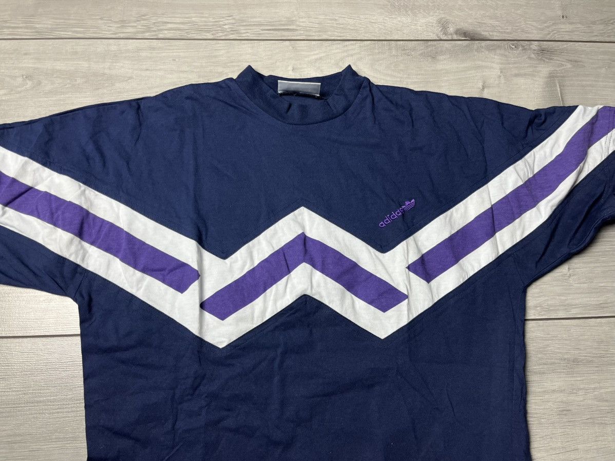 Adidas Vintage Adidas Geometric Tshirt size XLarge Size US XL / EU 56 / 4 - 3 Thumbnail