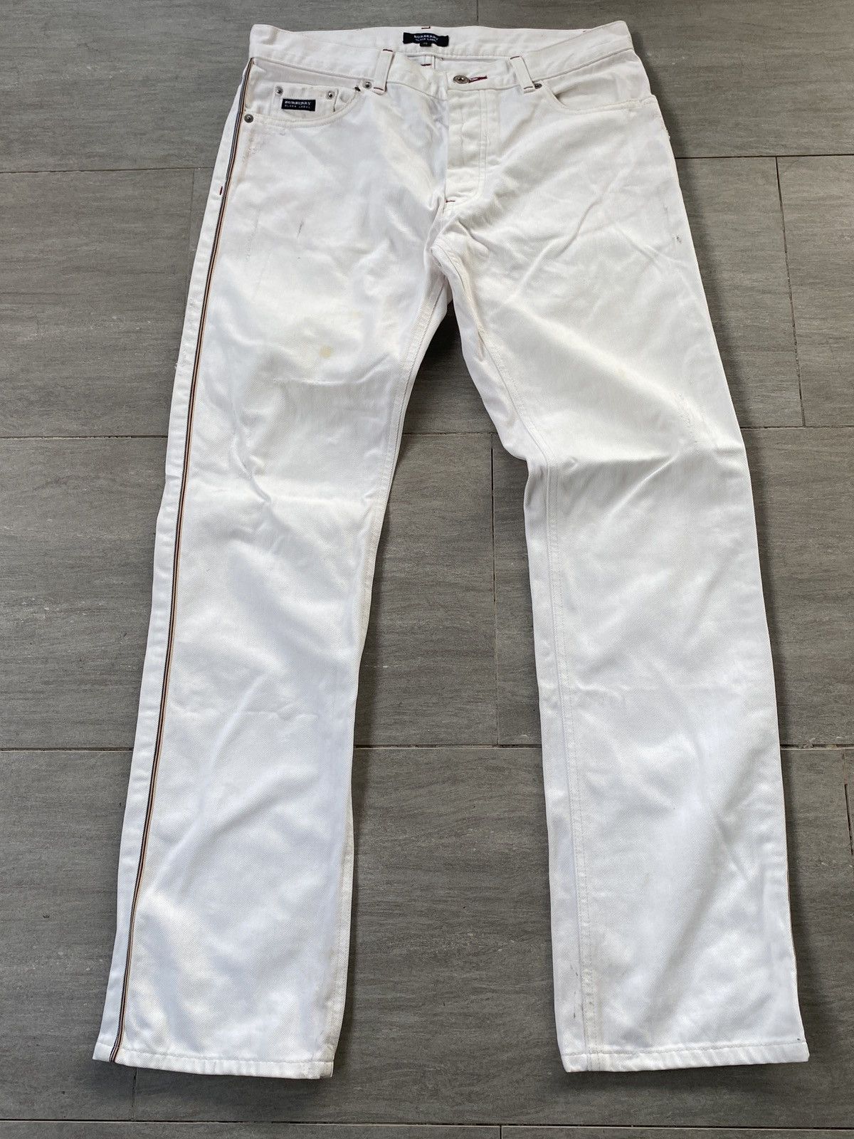 Burberry Vintage Burberry Black Label Minor Distressed white denim Size US 32 / EU 48 - 2 Thumbnail