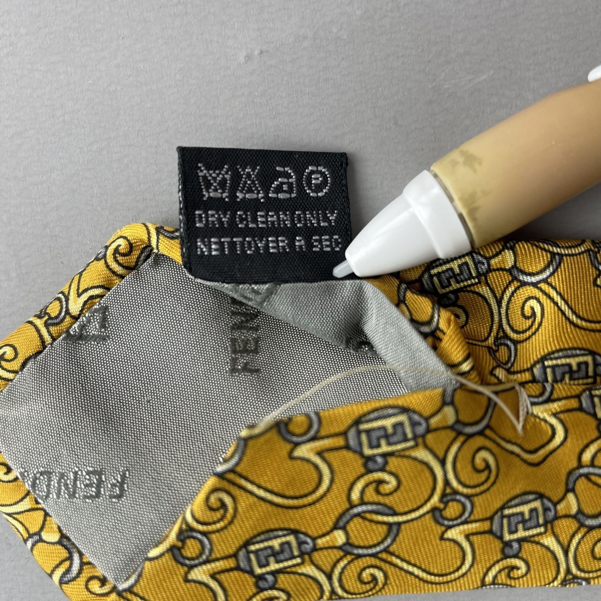 Fendi Fendi Monogram Scroll Pattern Gold & Gray Silk Tie Size ONE SIZE - 7 Thumbnail