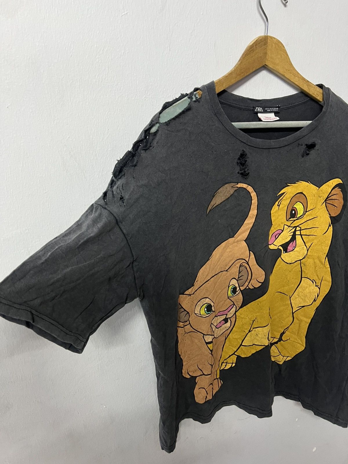 Anime THRASHED FADED LION KING BIG PRINT Size US M / EU 48-50 / 2 - 2 Thumbnail