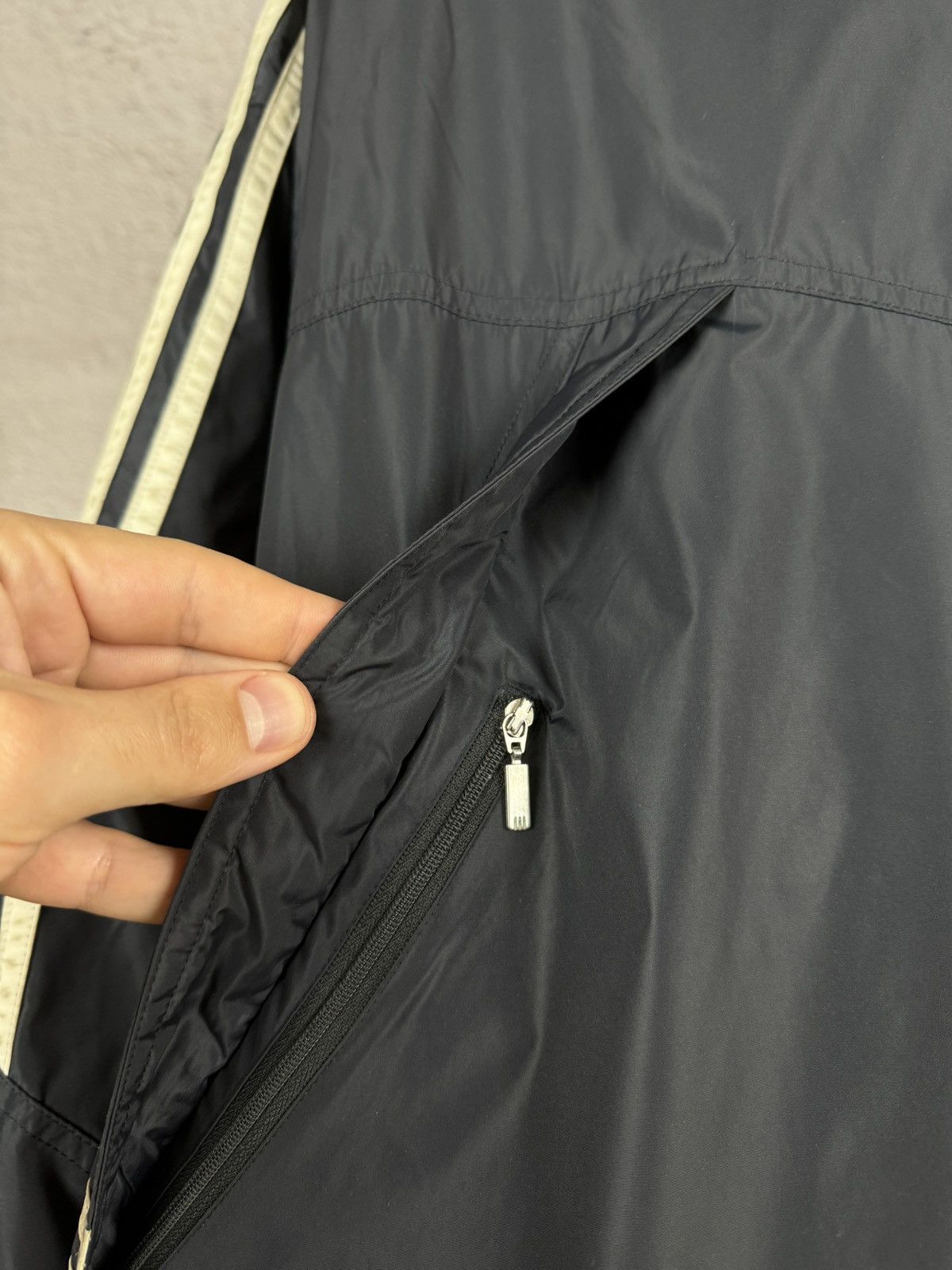 Adidas Adidas vintage y2k black nylon big logo parka jacket Size US L / EU 52-54 / 3 - 9 Thumbnail