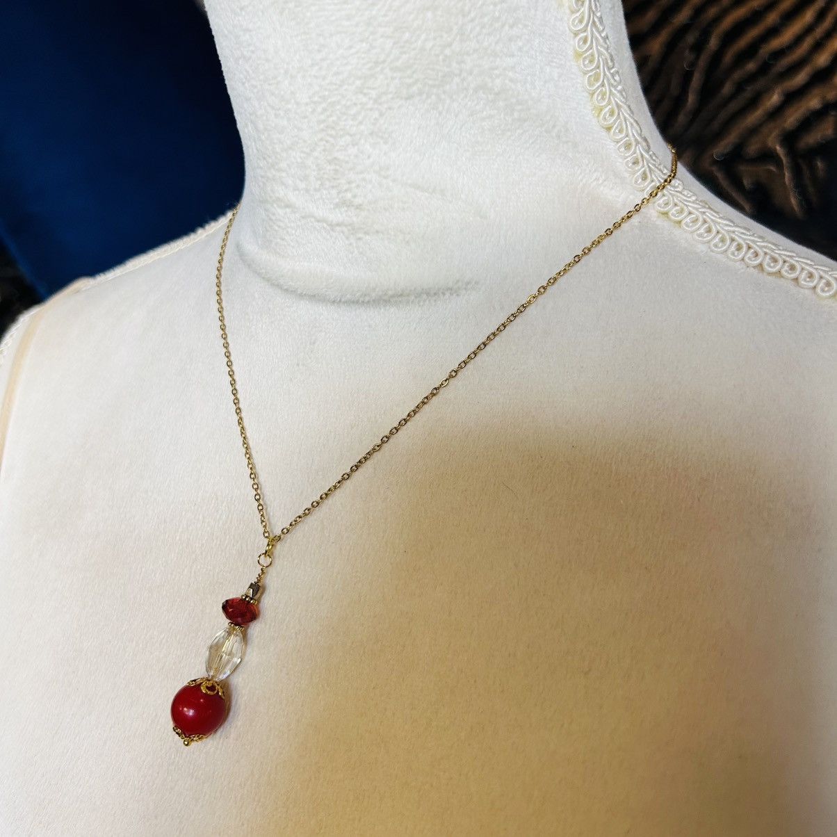 Handmade Handcrafted vintage bead crystal drop pendant necklace Size ONE SIZE - 4 Thumbnail