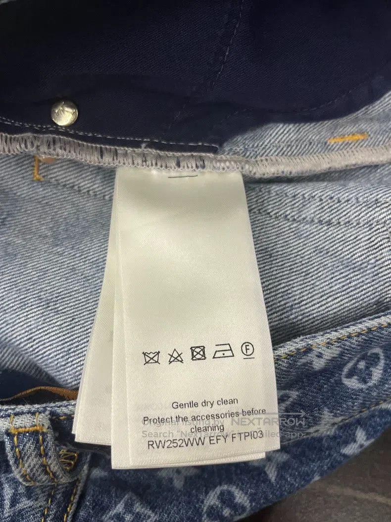 Louis Vuitton Louis Vuitton High waisted denim shorts with presbyopic lo Size US 36 / EU 52 - 5 Thumbnail