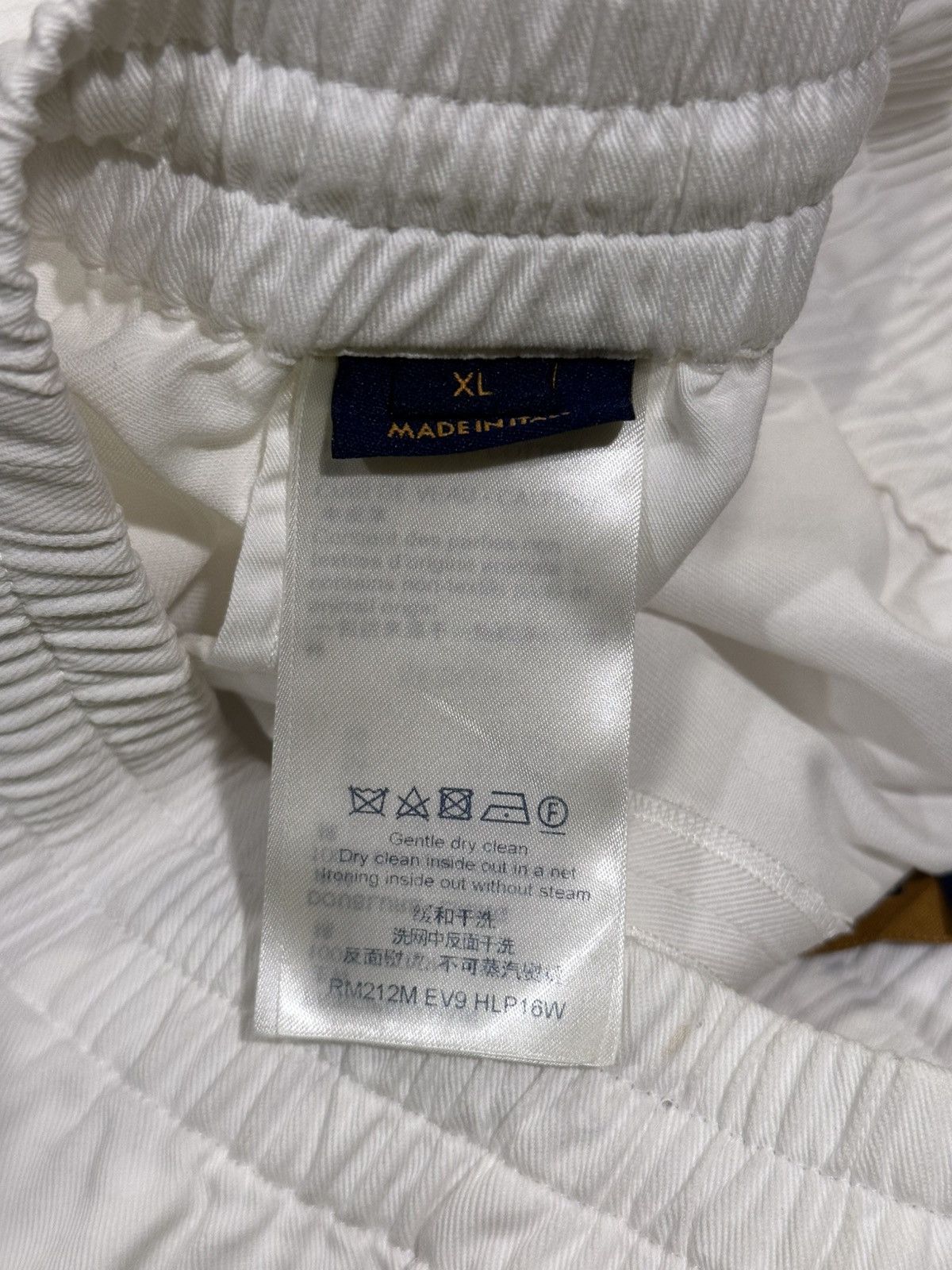 Louis Vuitton Louis Vuitton x NBA x Virgil Embroidered White Shorts Size US 36 / EU 52 - 9 Thumbnail