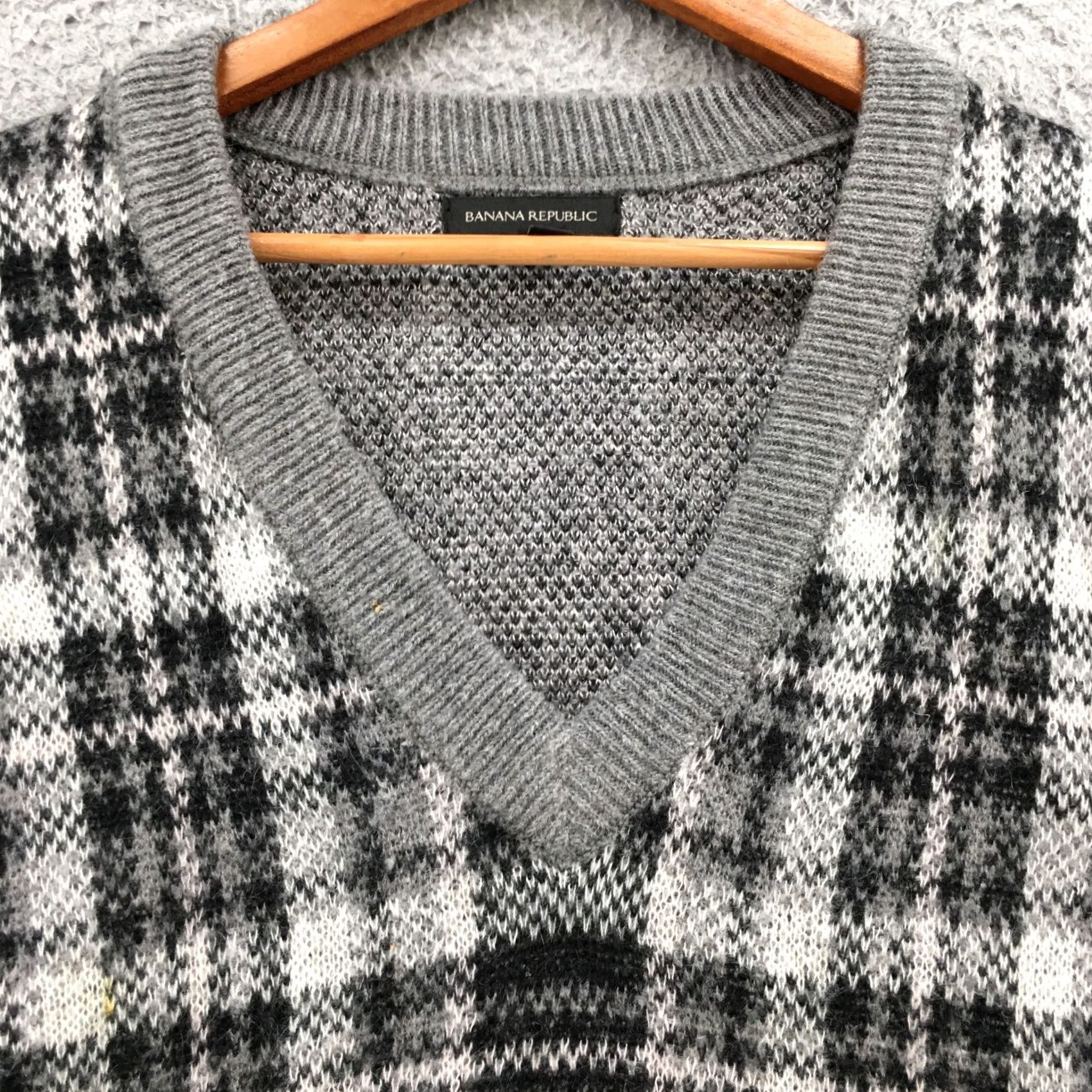 Banana Republic Banana Republic Knitted Sweater Womens L Gray Plaid Pullover Long Sleeve V-Neck Adult Regular Size Size L / US 10 / IT 46 - 4 Thumbnail