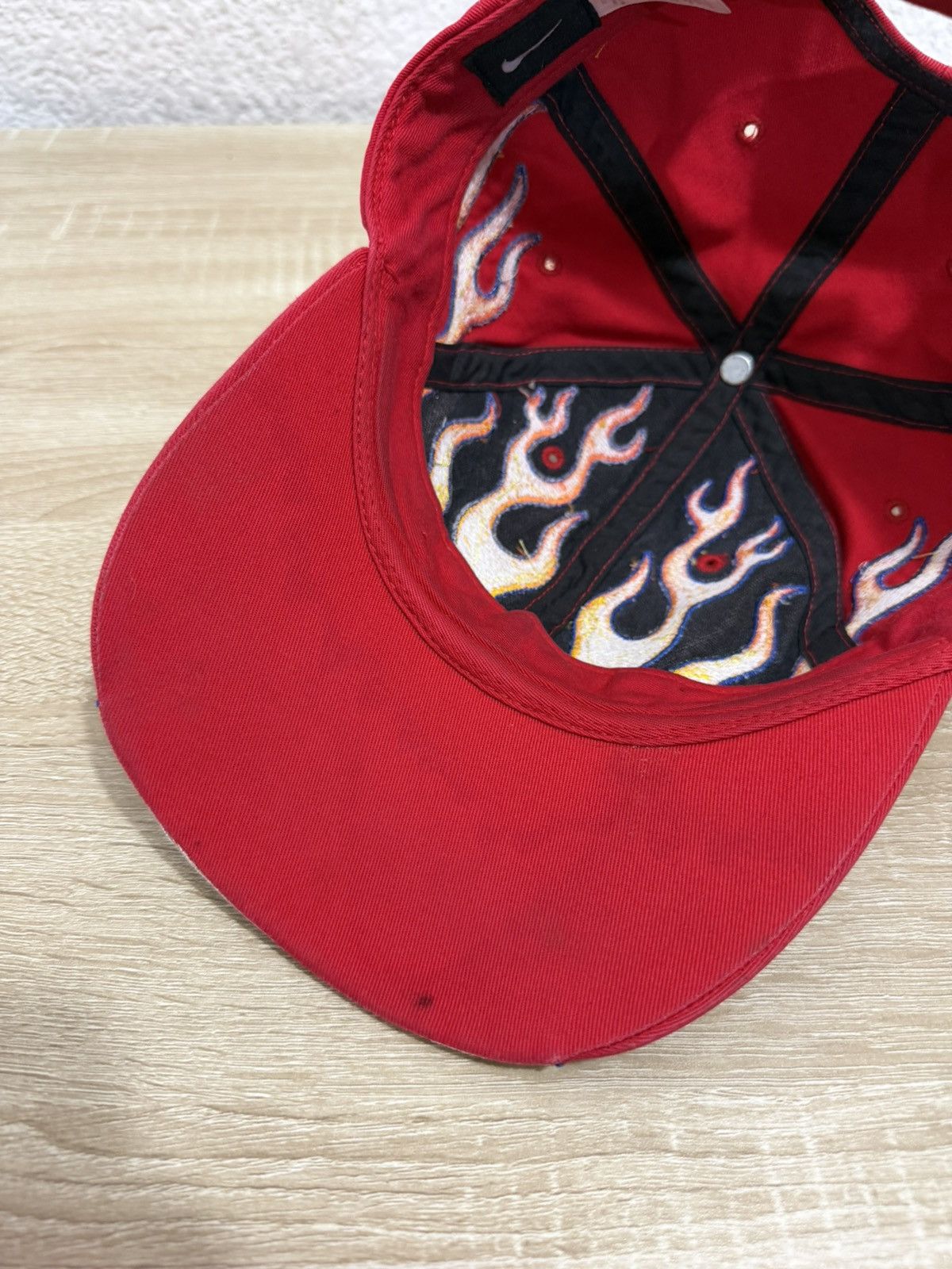 Nike NIKE FLAMES HAT VINTAGE 2000’s GRAIL Size ONE SIZE - 9 Thumbnail