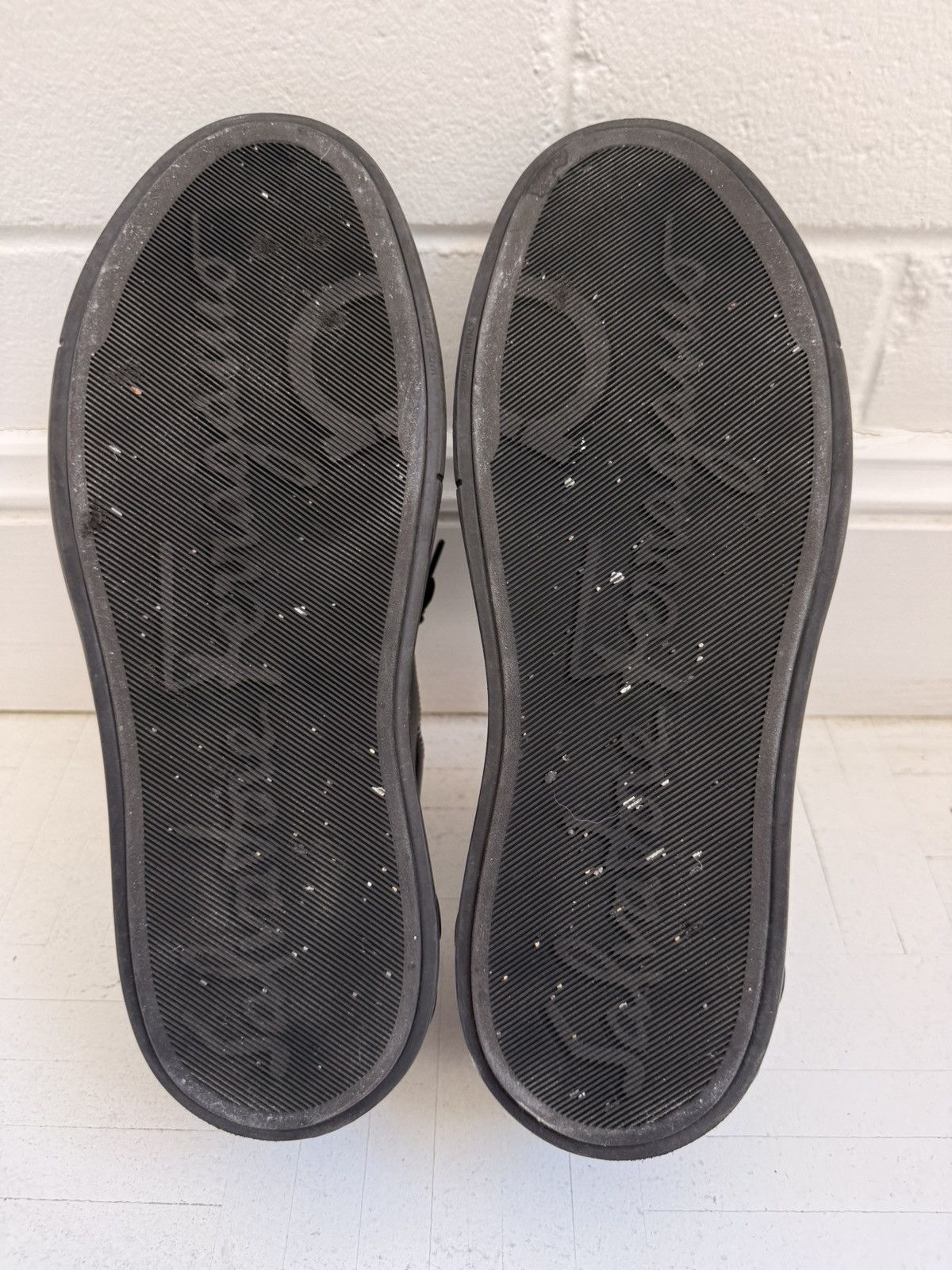 Salvatore Ferragamo Fergamo sneakers barely worn Size US 8.5 / EU 41-42 - 21 Thumbnail