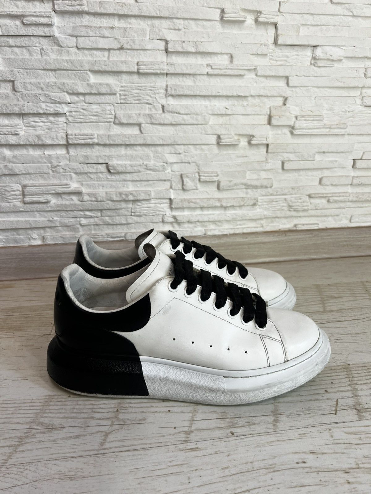 Alexander McQueen Alexander McQueen Oversized Leather Sneakers Size 42 Size US 9 / EU 42 - 4 Thumbnail
