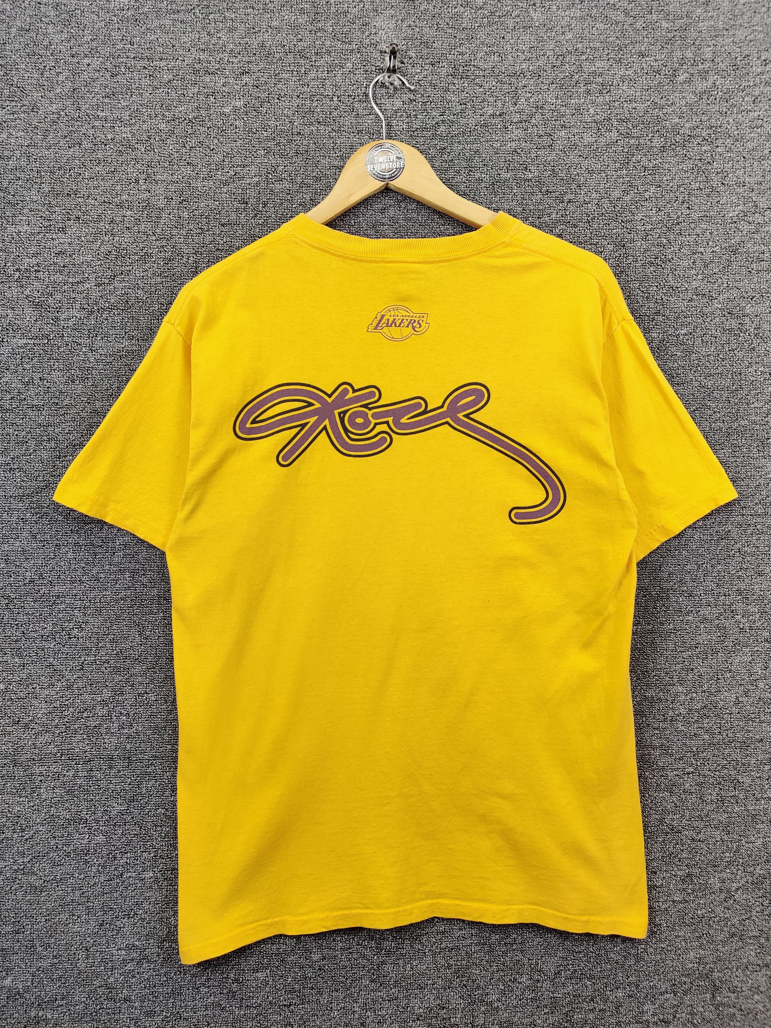 NBA Vintage Kobe Bryant NBA L.A. Lakers Overprint Tee T Shirt Size US M / EU 48-50 / 2 - 6 Thumbnail