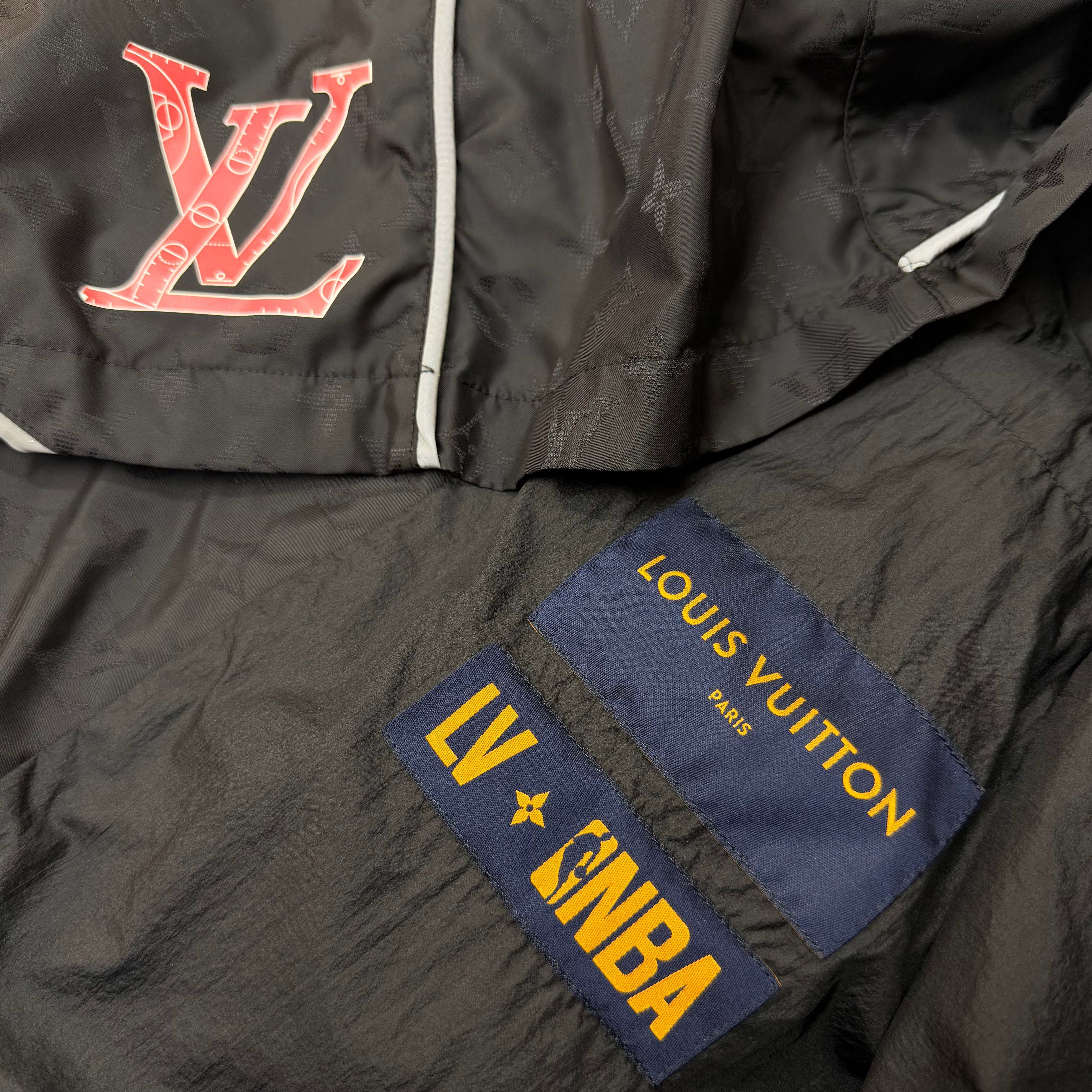 Louis Vuitton Louis Vuitton x NBA Monogram Parka 58 (XXXL) Size US XXL / EU 58 / 5 - 5 Thumbnail