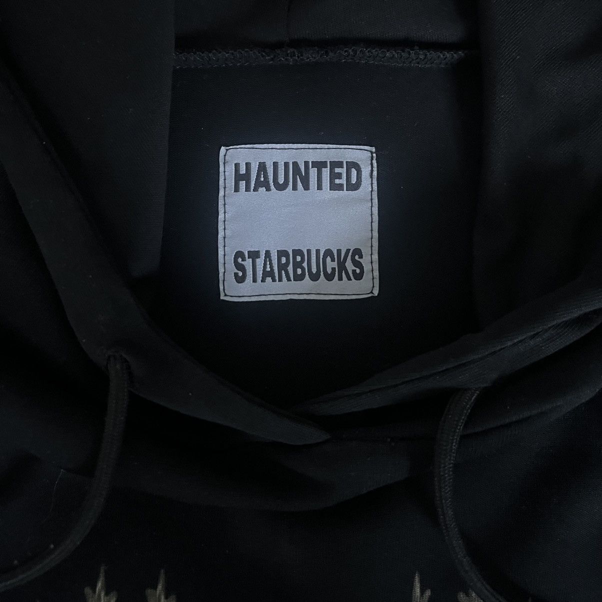 Other Haunted Starbucks Queen Elizabeth Rest in Piss Layer Hoodie Size US L / EU 52-54 / 3 - 6 Thumbnail