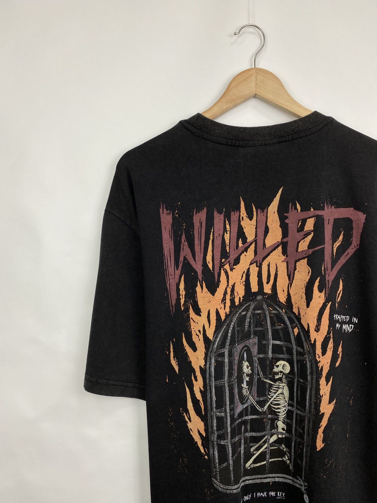 Designer 🇺🇸💀 Vintage Y2K Faded Trapped In My Head Skull Death T-Shirt Size US XL / EU 56 / 4 - 2 Thumbnail
