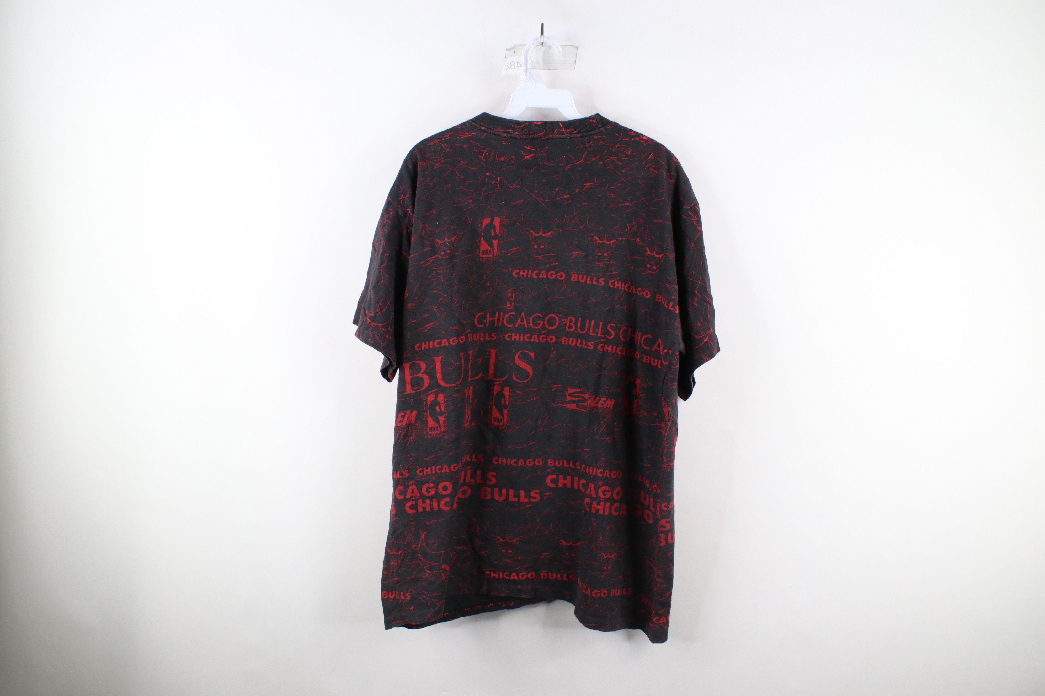 Vintage Vintage 90s All Over Print Chicago Bulls Basketball T-Shirt Size US XL / EU 56 / 4 - 8 Thumbnail