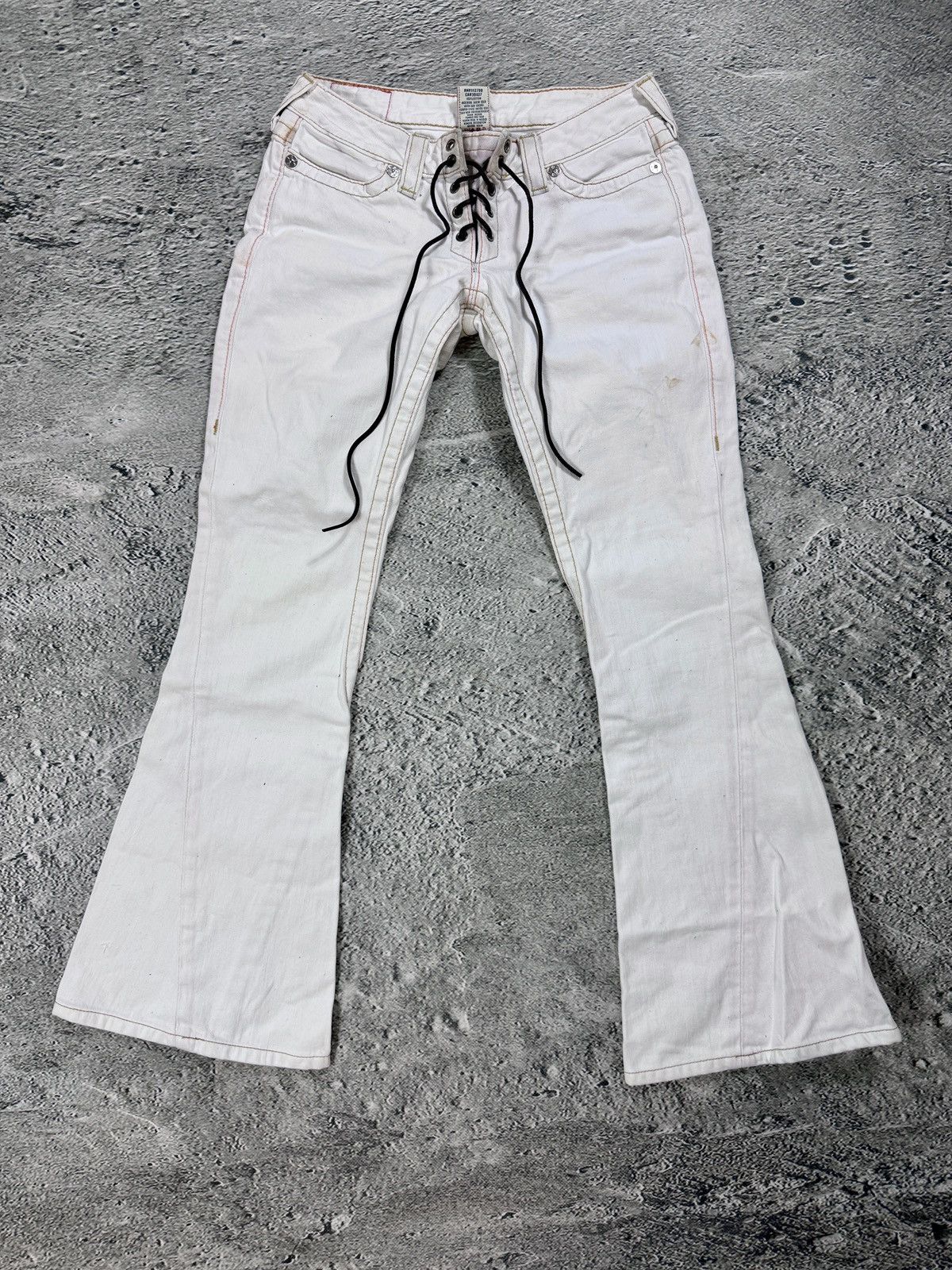 True Religion flared jeans white thick stitching Y2K Cassidy