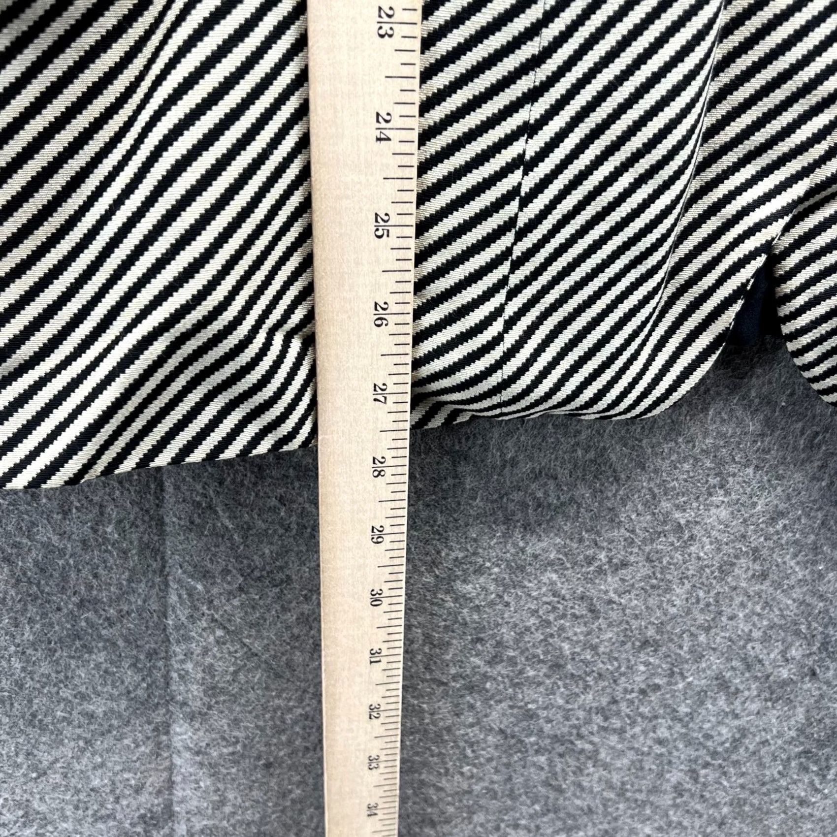 Giorgio Armani VINTAGE Giorgio Armani Blazer Womens 32 Black Beige Striped Wool Made in Italy Jacket Size XXS / US 00 / IT 34 - 6 Thumbnail