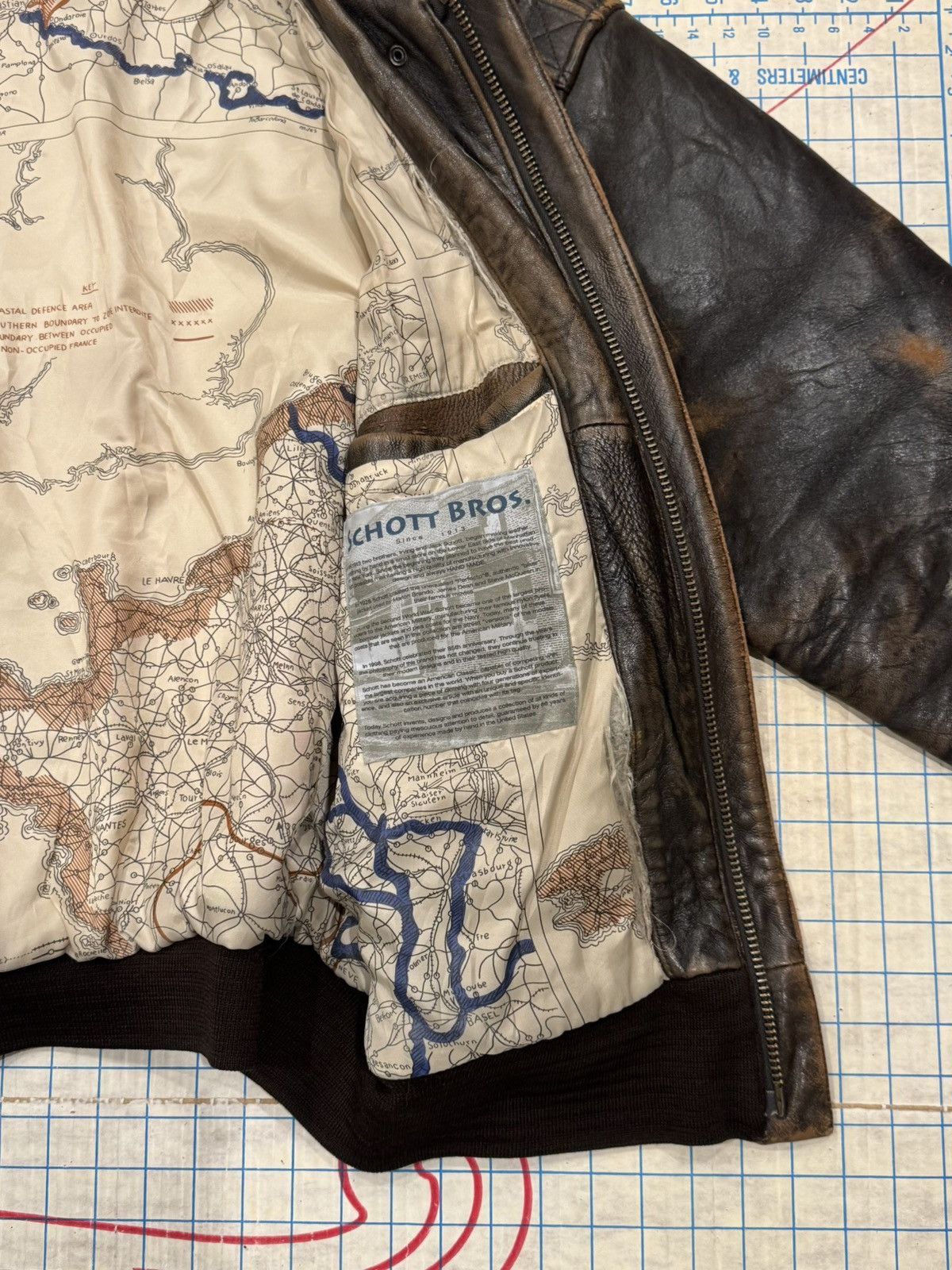 Schott Vintage Schott NYC A-2 Leather Bomber Jacket Mens Size Large Size US L / EU 52-54 / 3 - 8 Thumbnail