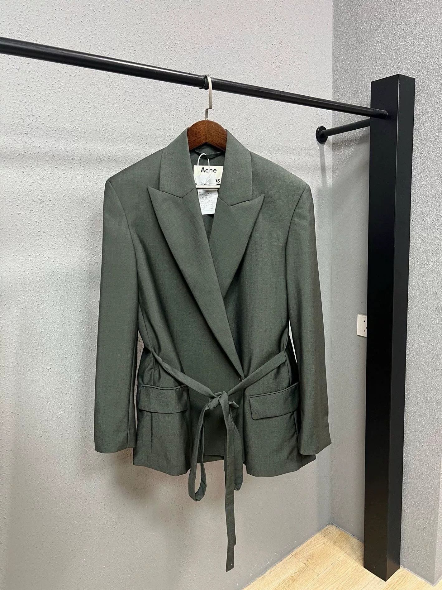 Acne Studios Acne Studios Tailored Green Blazer Size XS / US 0-2 / IT 36-38 - 1 Thumbnail