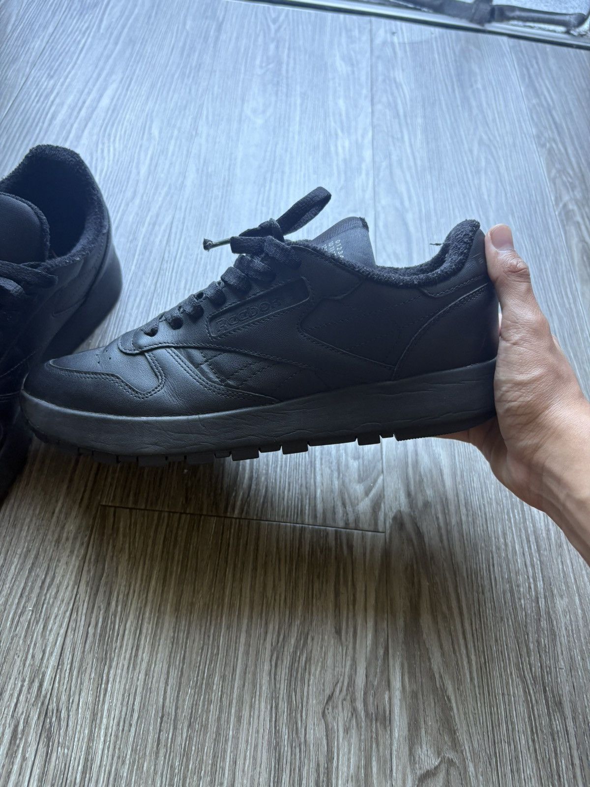 Maison Margiela × Reebok Black Reebok X Maison Margiela Classic Leather Tabi Size US 8.5 / EU 41-42 - 13 Thumbnail