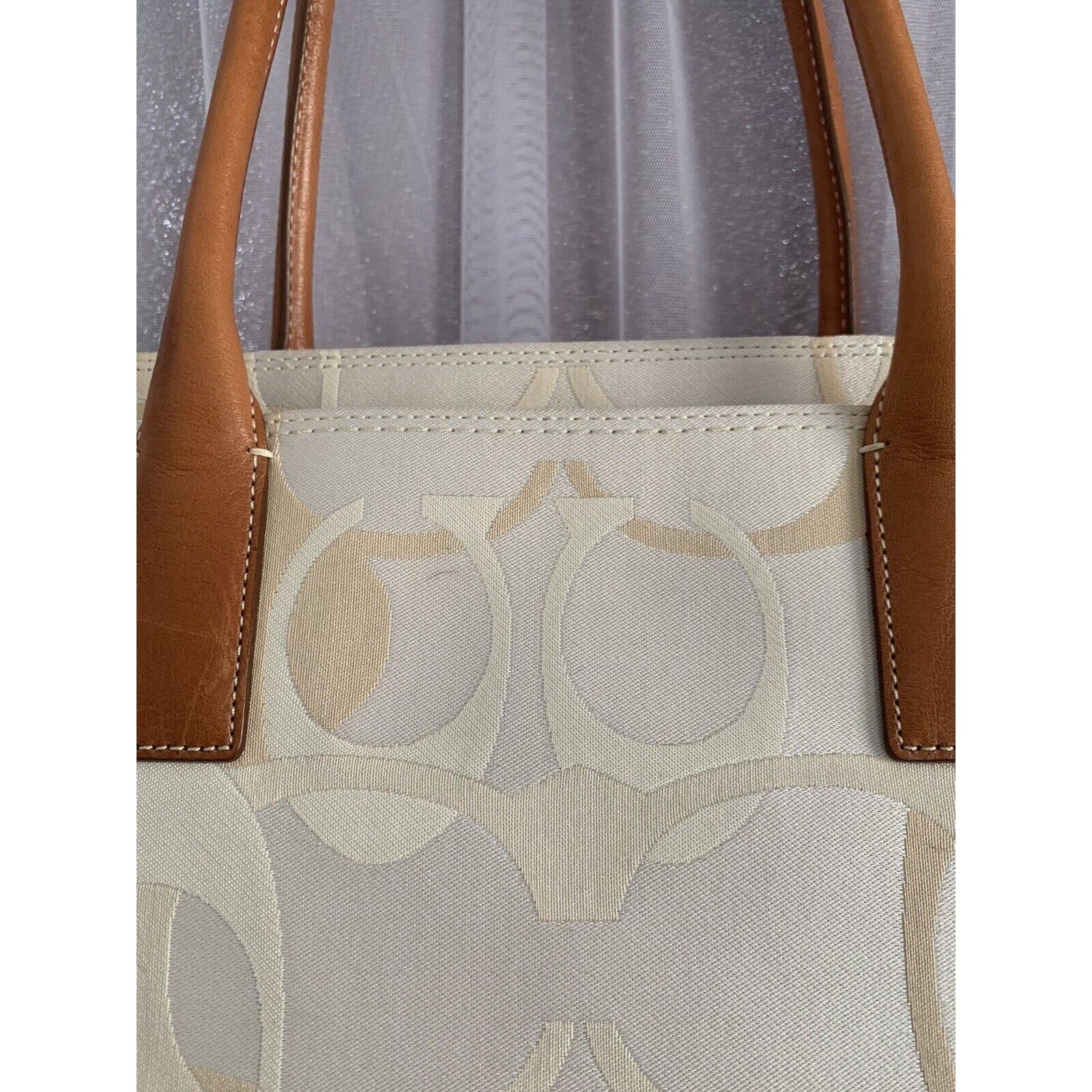 Coach Coach Cream Canvas Leather Handbag 11821 Feet Made Jan 2008 Size ONE SIZE - 12 Thumbnail