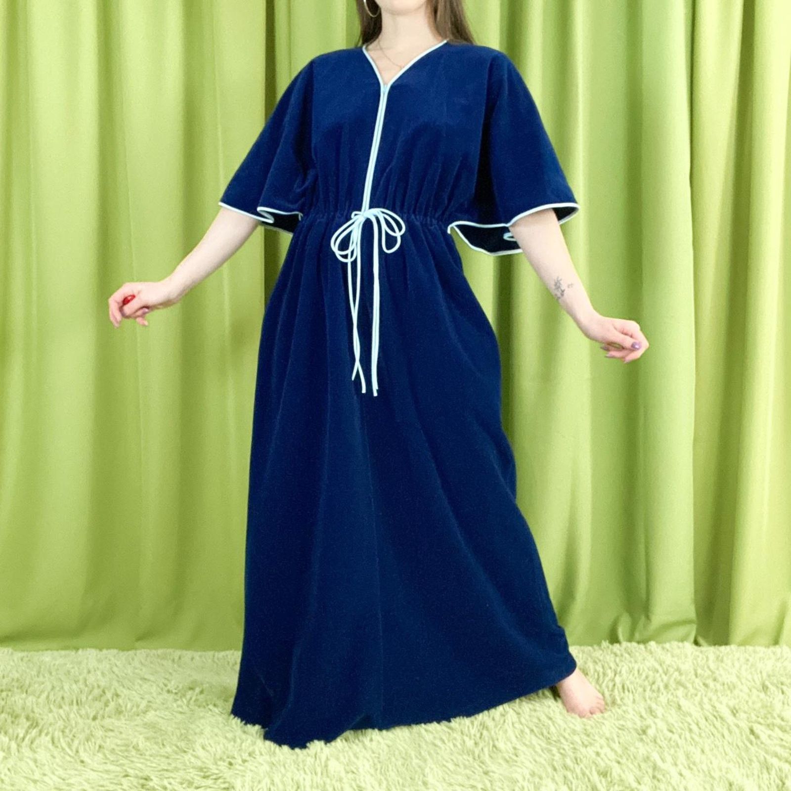 Vintage 70s Vintage Blue Velvet Batwing Sleeve Vanity Fair Robe Size ONE SIZE - 1 Thumbnail