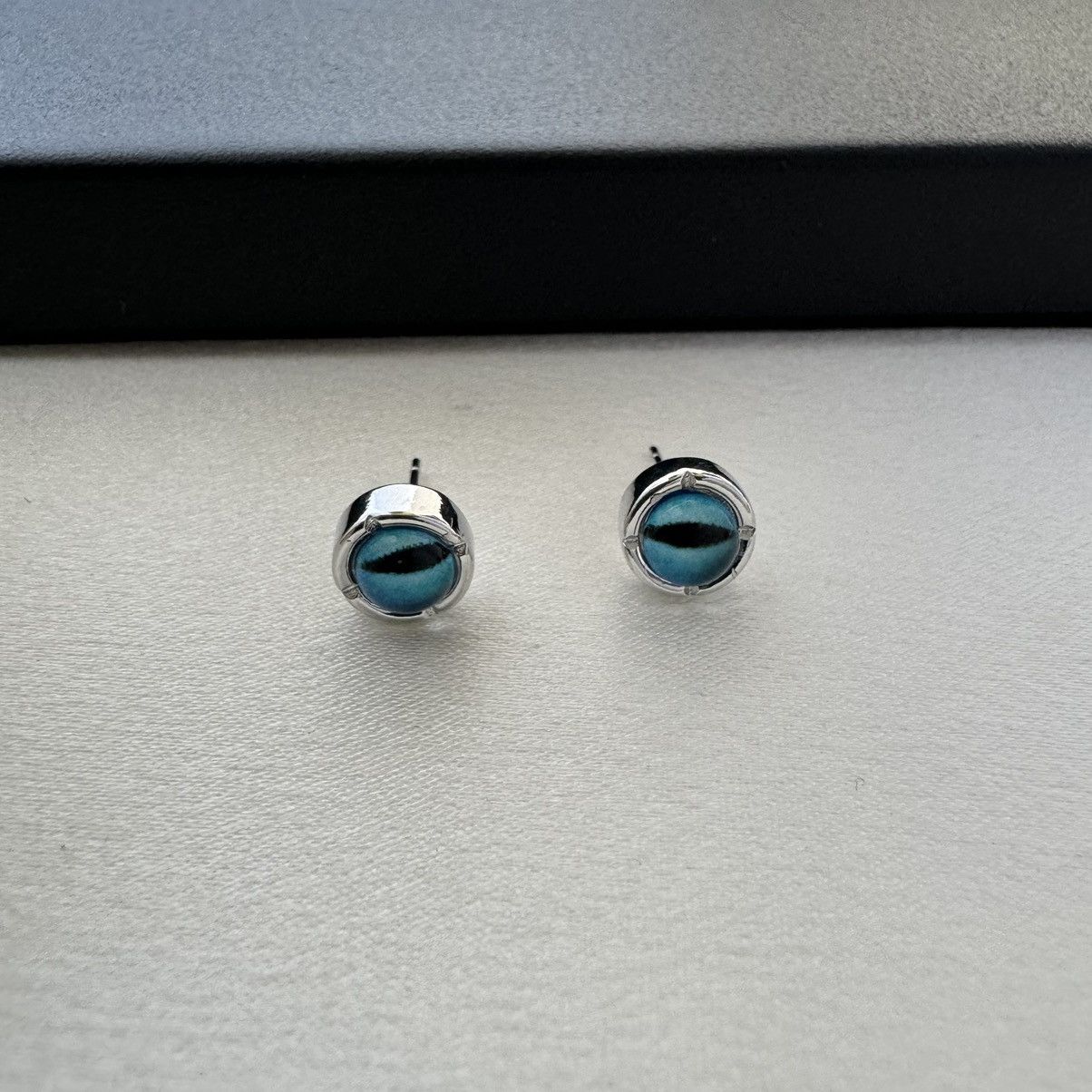 Other 8mm Small Eagle Eyes Stud Earrings for Men Women Size ONE SIZE - 1 Thumbnail