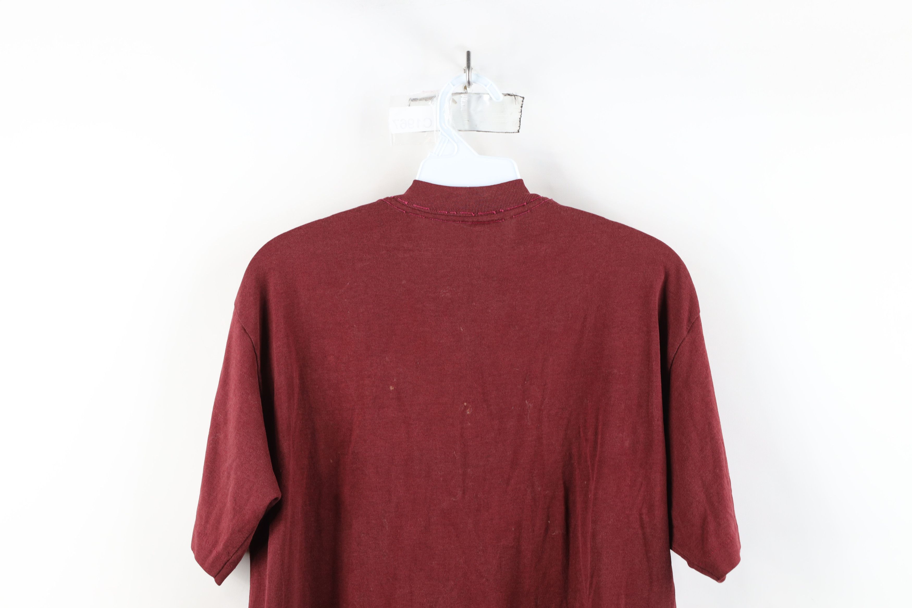 Vintage Vintage 70s 80s Levis Spell Out Patch Rivet T-Shirt Red USA Size US L / EU 52-54 / 3 - 15 Thumbnail