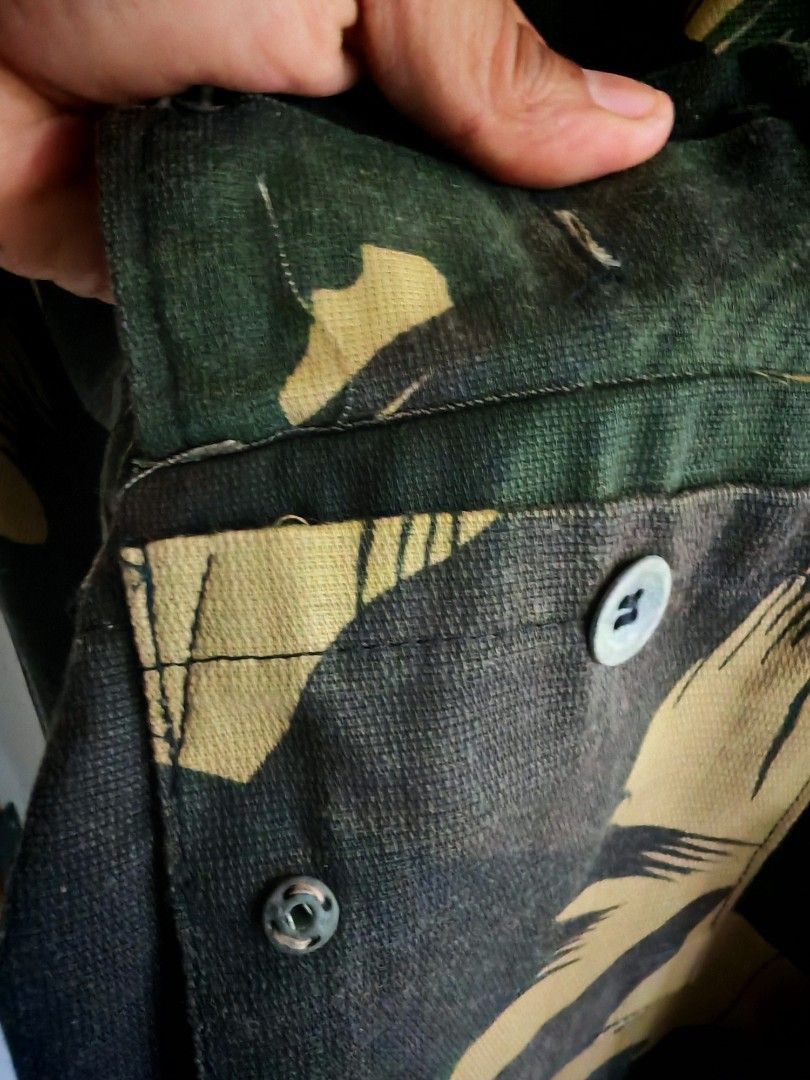 Vintage Vintage Malaysian Army Brushstroke Camo Jacket Size US S / EU 44-46 / 1 - 3 Thumbnail