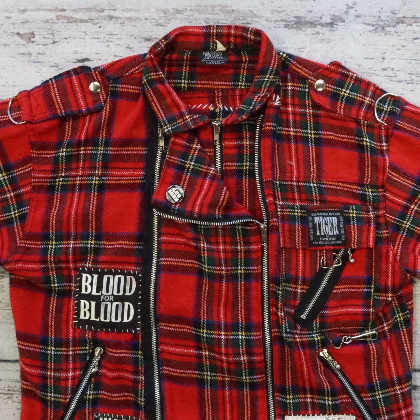 Vintage VINTAGE Tiger of London Main Street Saints Patchwork Plaid Biker Jacket Mens L Red Size US L / EU 52-54 / 3 - 3 Thumbnail