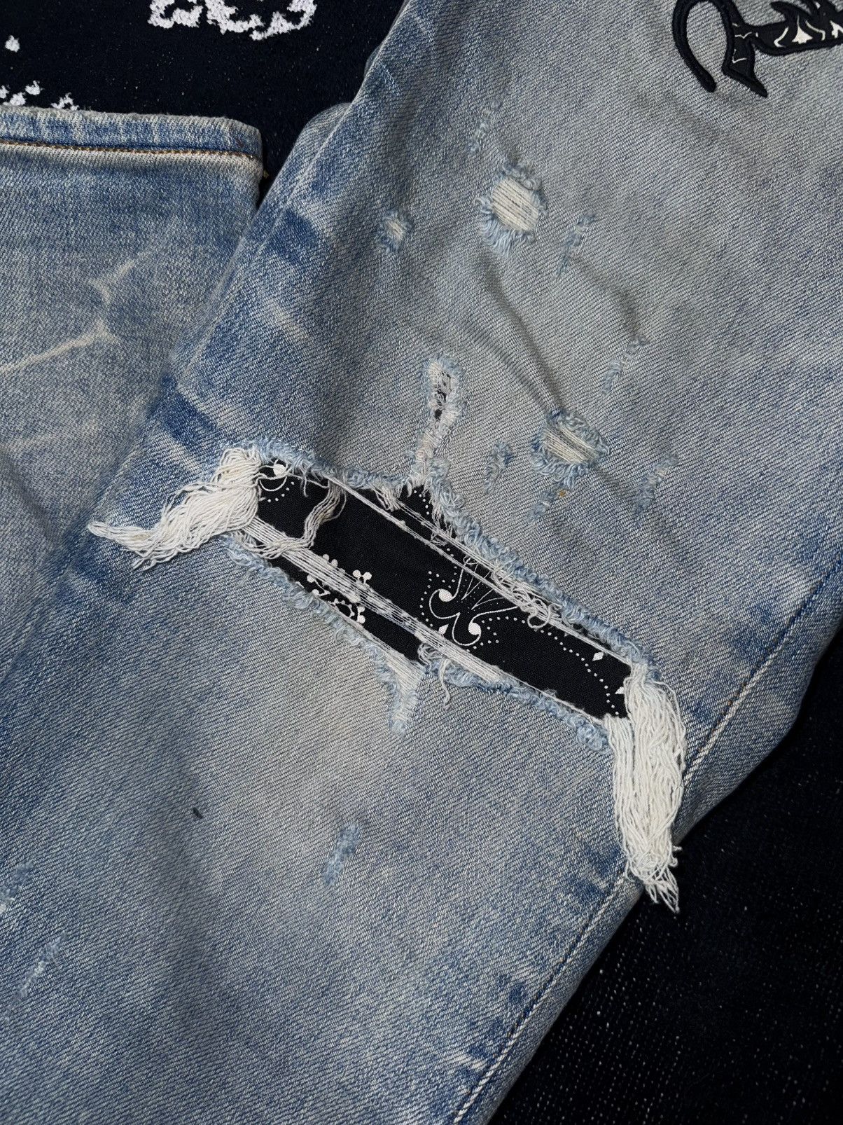 Amiri AMIRI BANDANA ENGLISH LOGO JEANS Size US 32 / EU 48 - 8 Thumbnail