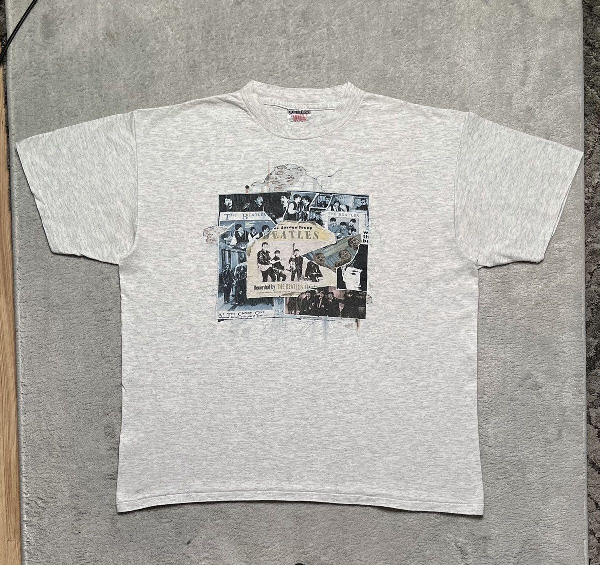 Band Tees Vintage Grey T-Shirt Tee The Beatles Anthology 1 Album 1995 Size US XL / EU 56 / 4 - 1 Thumbnail