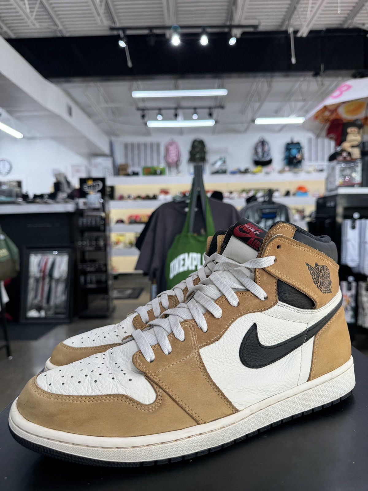 Jordan Brand × Nike Nike Air Jordan 1 ROTY “Rookie Of The Year” size 13 (2018) Size US 13 / EU 46 - 1 Thumbnail