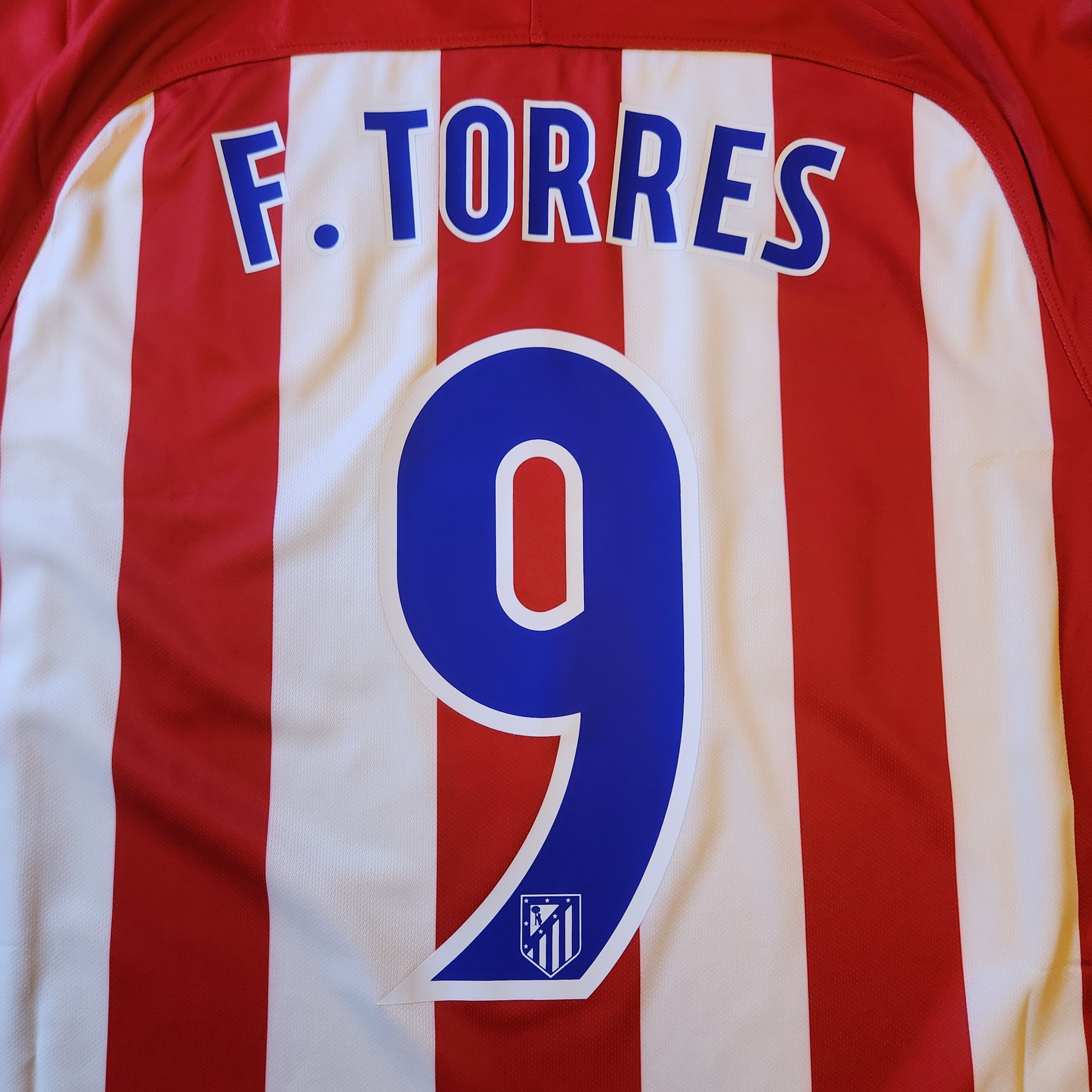 Nike Authentic Atletico Madrid TORRES 2016-2017 16/17 Home Jersey Size US M / EU 48-50 / 2 - 3 Thumbnail
