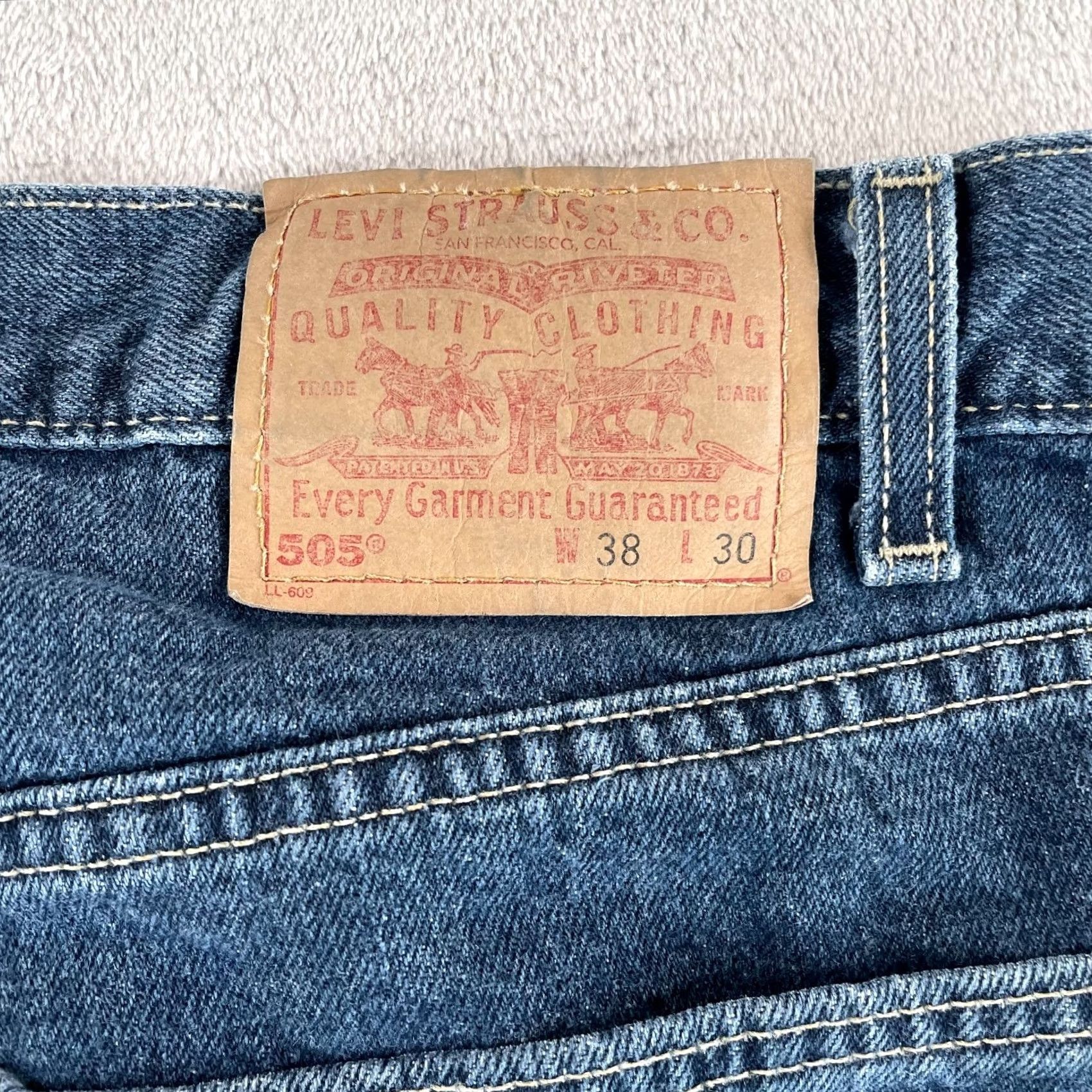 Levi's VINTAGE Levi's 505 Jeans Men 36x30 Blue Fade Regular Straight Leg USA Size US 36 / EU 52 - 6 Thumbnail
