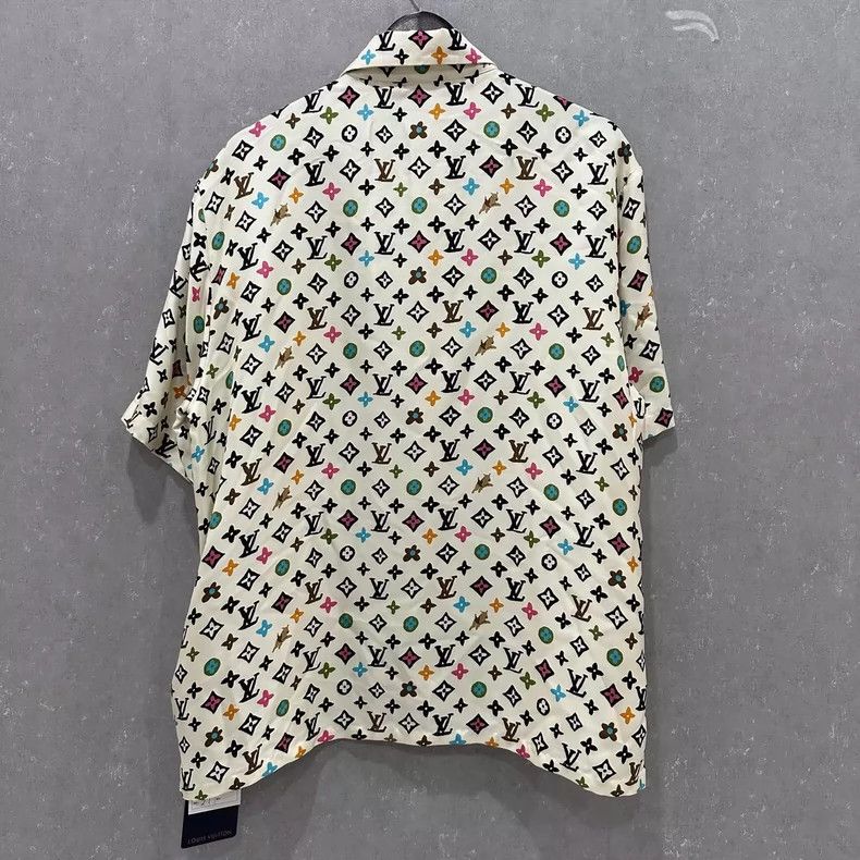 Louis Vuitton Louis Vuitton Logo Full Print Single Breasted Silk Short Sl Size US XL / EU 56 / 4 - 2 Thumbnail