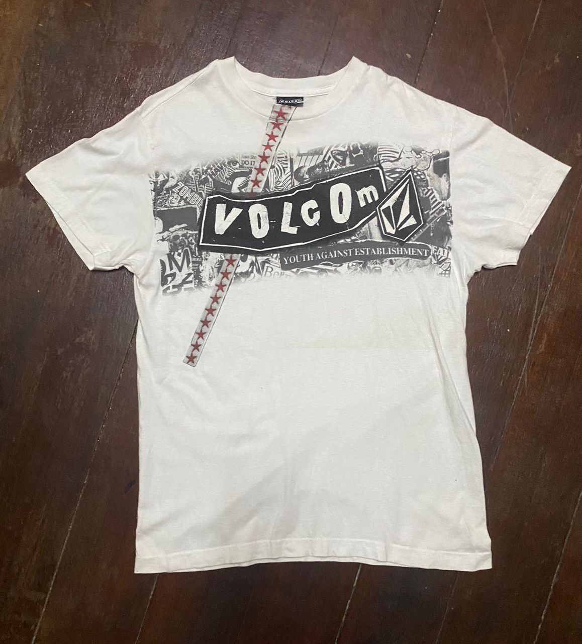 Vintage volcom printed tshirt