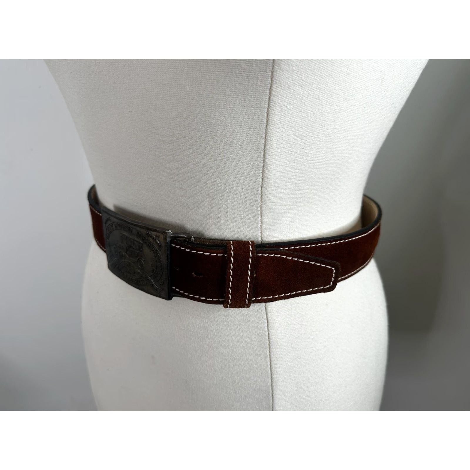 Vintage VINTAGE K-Mart Leather Belt Henry Ford Buckle Medium 34-36 Genuine Split Cow Hide Western Belt Mens N/A Size ONE SIZE - 2 Thumbnail